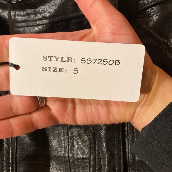 NWT Faux Leather Belted Mini Skirt - Picture 5 of 8